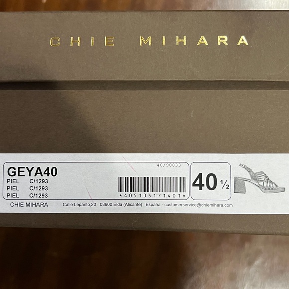 CHIE MIHARA
Geya Chie Mihara sandal in laminated leather - Picture 2 of 4